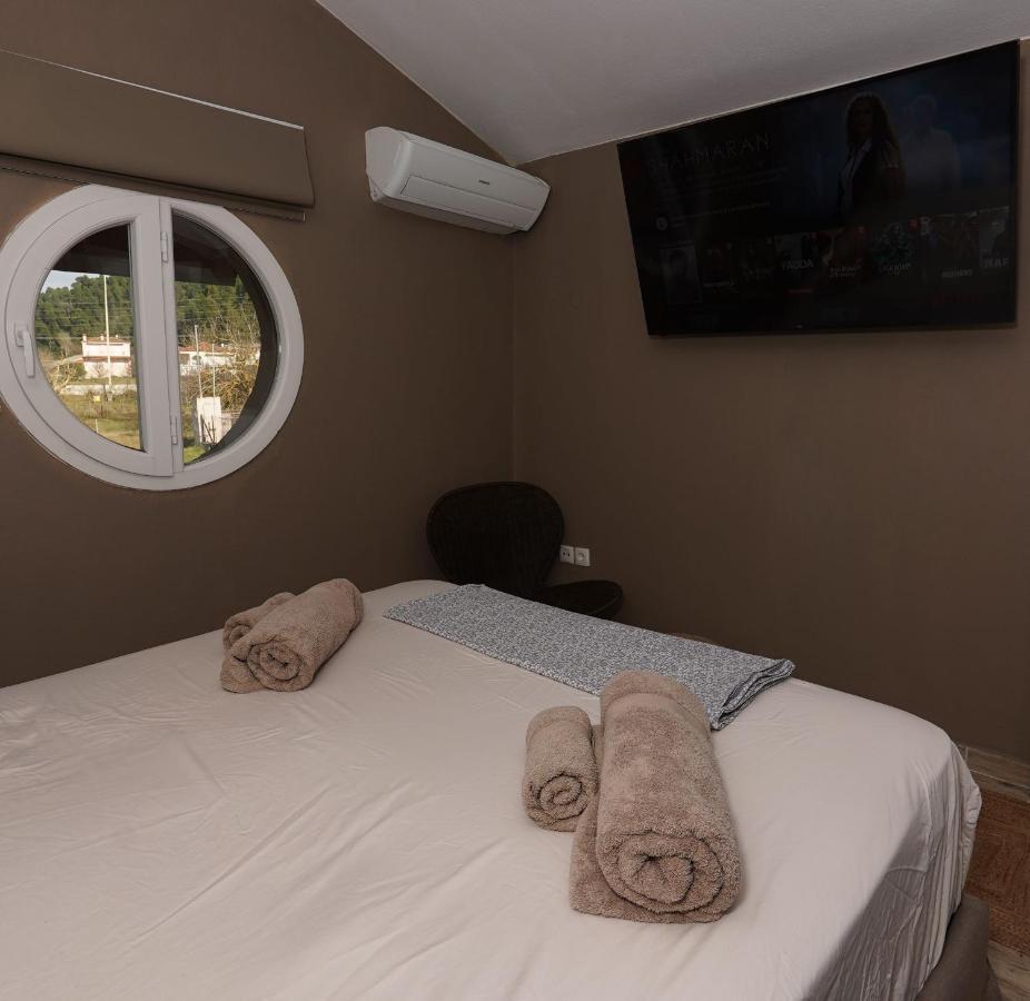 Villa Eli - Luxury Nature Getaway - Strategically Located For Beach Exploration - Onsite Power For Electric Vehicle Fourka Exterior foto