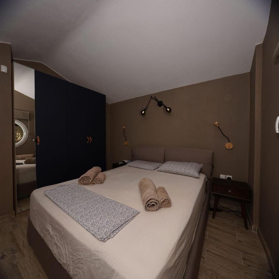 Villa Eli - Luxury Nature Getaway - Strategically Located For Beach Exploration - Onsite Power For Electric Vehicle Fourka Exterior foto