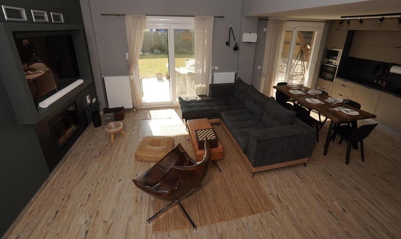 Villa Eli - Luxury Nature Getaway - Strategically Located For Beach Exploration - Onsite Power For Electric Vehicle Fourka Exterior foto