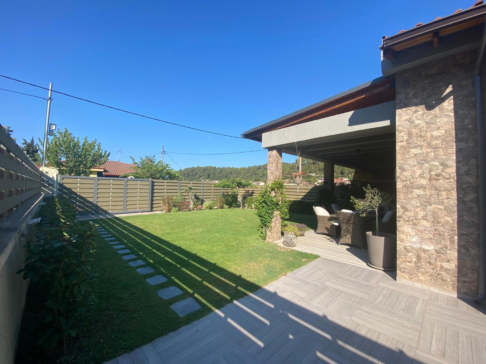 Villa Eli - Luxury Nature Getaway - Strategically Located For Beach Exploration - Onsite Power For Electric Vehicle Fourka Exterior foto