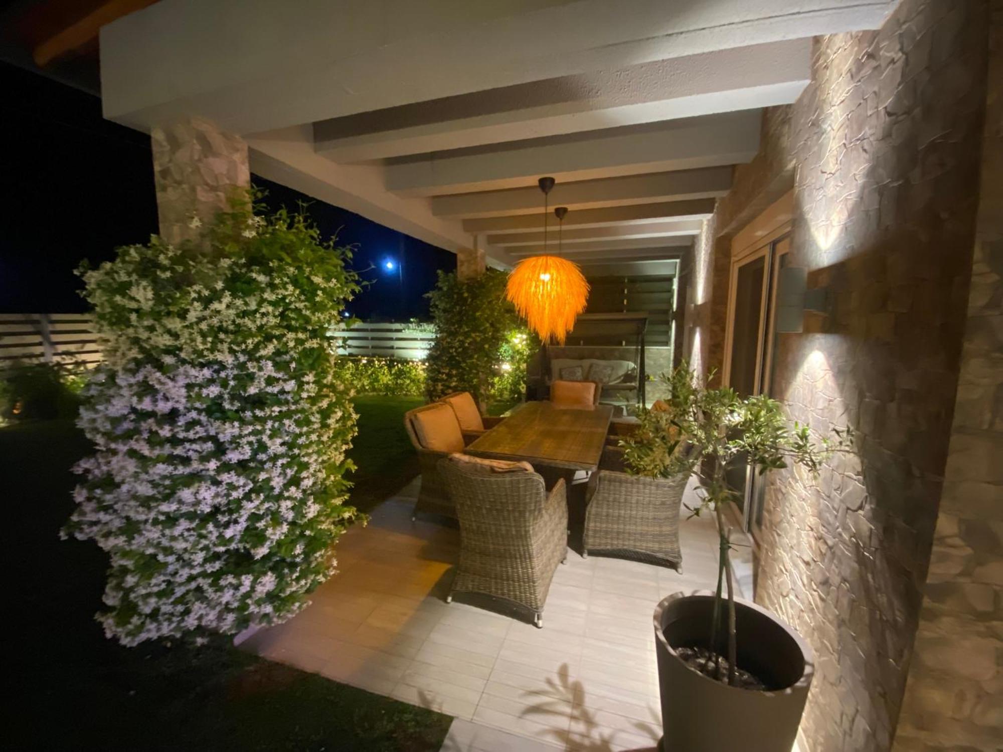 Villa Eli - Luxury Nature Getaway - Strategically Located For Beach Exploration - Onsite Power For Electric Vehicle Fourka Exterior foto
